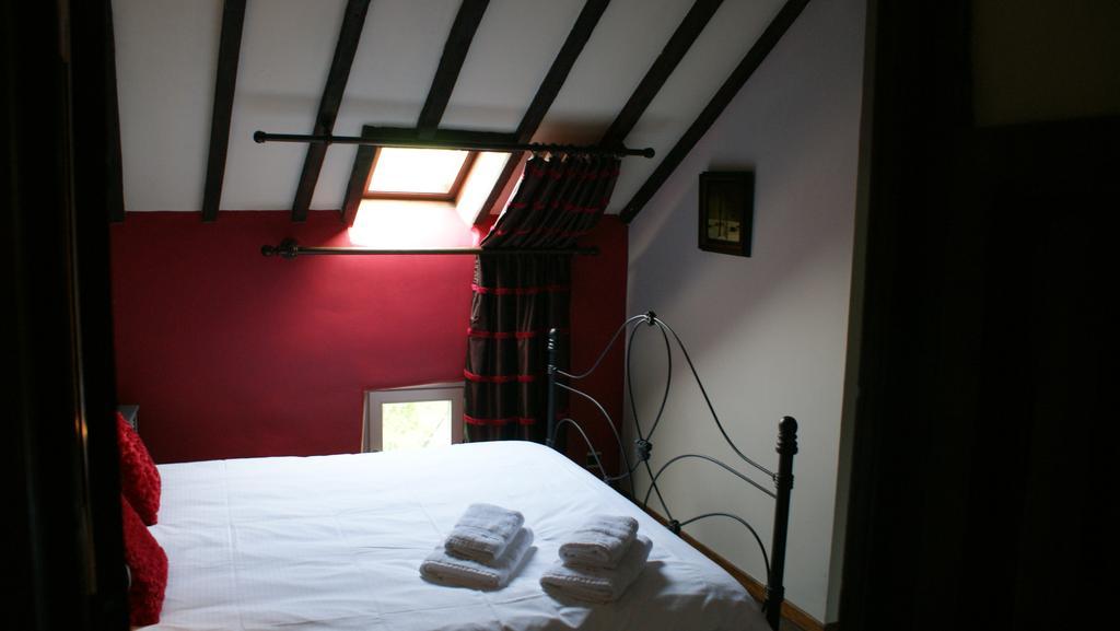 B&B Le Secret Du Bois Bourseigne-Vieille Chambre photo